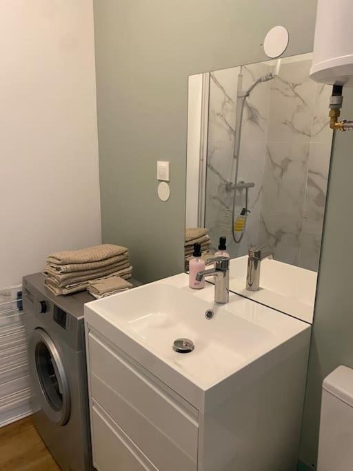 Appartement Charmant Hypercentre Avec Patio Prive Et Parking Orléans Dış mekan fotoğraf
