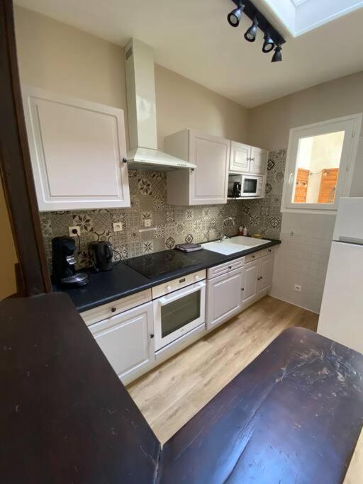 Appartement Charmant Hypercentre Avec Patio Prive Et Parking Orléans Dış mekan fotoğraf